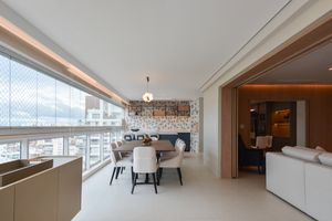 Image 20 - 899609