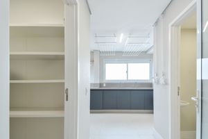 Image 35 - 899609