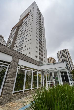 Image 63 - 899609