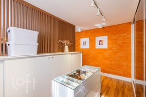 Image 31 - 899611