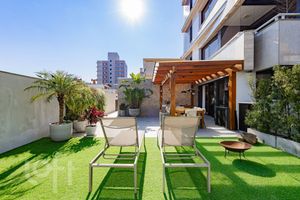 Image 9 - 899611