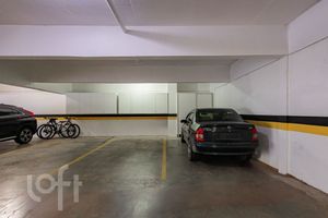 Image 33 - 899611