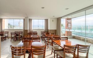 Image 16 - 899615