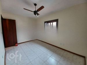 Image 9 - 899640
