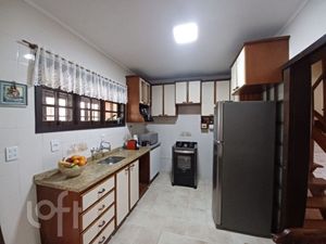 Image 8 - 899640