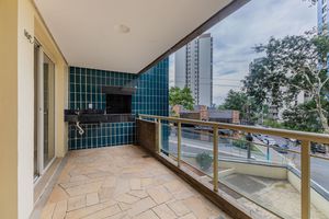 Image 3 - 899641