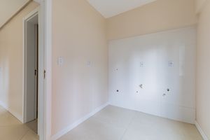 Image 18 - 899641