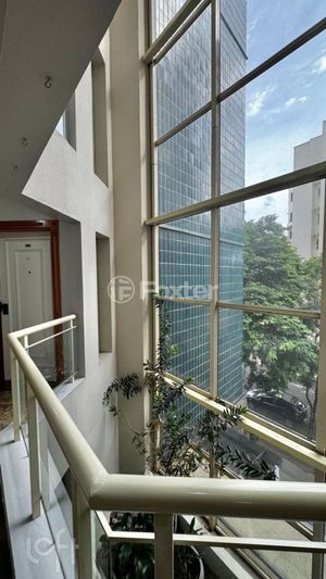 Image 31 - 899641