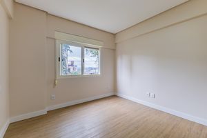 Image 33 - 899641
