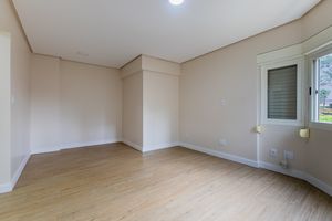 Image 36 - 899641