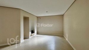 Image 8 - 899641
