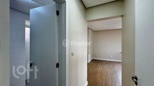 Image 11 - 899641