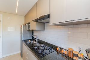 Image 9 - 899642