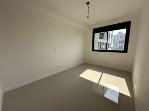 Image 7 - 899662