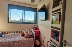 Image 6 - 899663