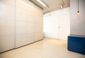 Image 17 - 899665