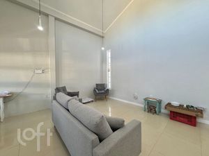 Image 1 - 899669