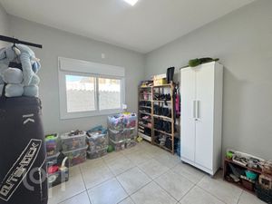 Image 15 - 899669