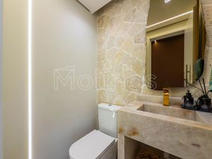 Image 8 - 899671