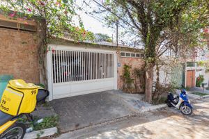 Image 1 - 899672