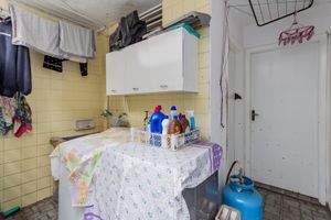 Image 25 - 899672