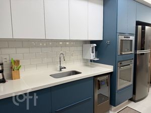Image 7 - 899675