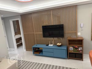 Image 11 - 899675