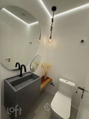 Image 9 - 899677
