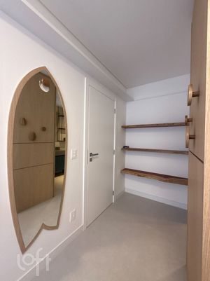 Image 11 - 899677