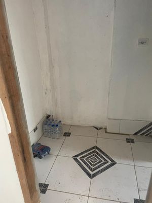Image 23 - 899678