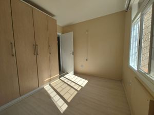 Image 15 - 899679