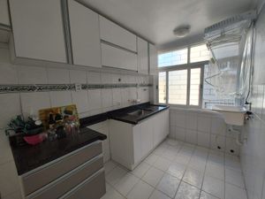 Image 6 - 899679