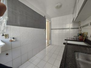 Image 7 - 899679