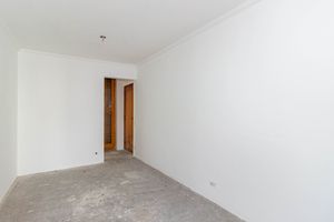 Image 6 - 899680
