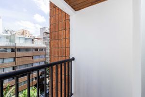 Image 3 - 899680