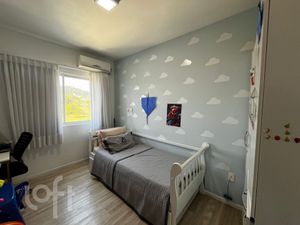 Image 8 - 899681