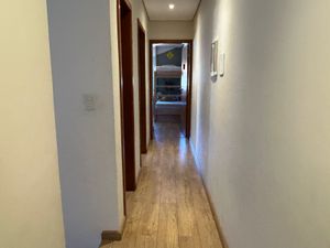 Image 8 - 899682