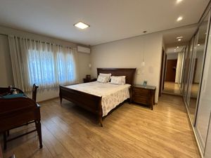 Image 9 - 899682