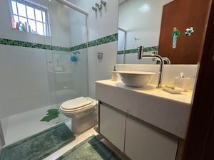 Image 19 - 899682