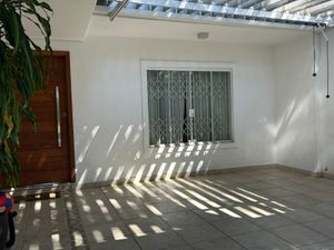 Image 21 - 899682