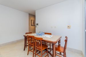 Image 31 - 899682