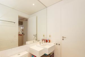 Image 39 - 899687