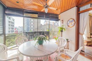 Image 7 - 899695