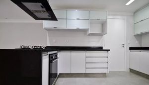 Image 6 - 899732