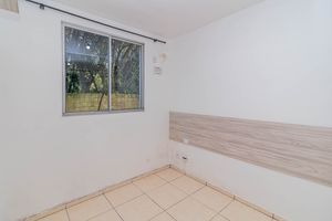 Image 10 - 899737
