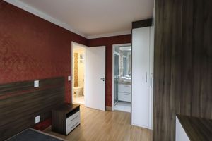 Image 21 - 899739