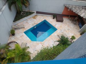 Image 15 - 899742