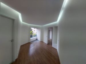 Image 21 - 899742