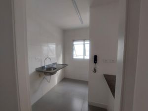 Image 12 - 899742