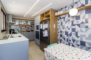 Image 15 - 899743